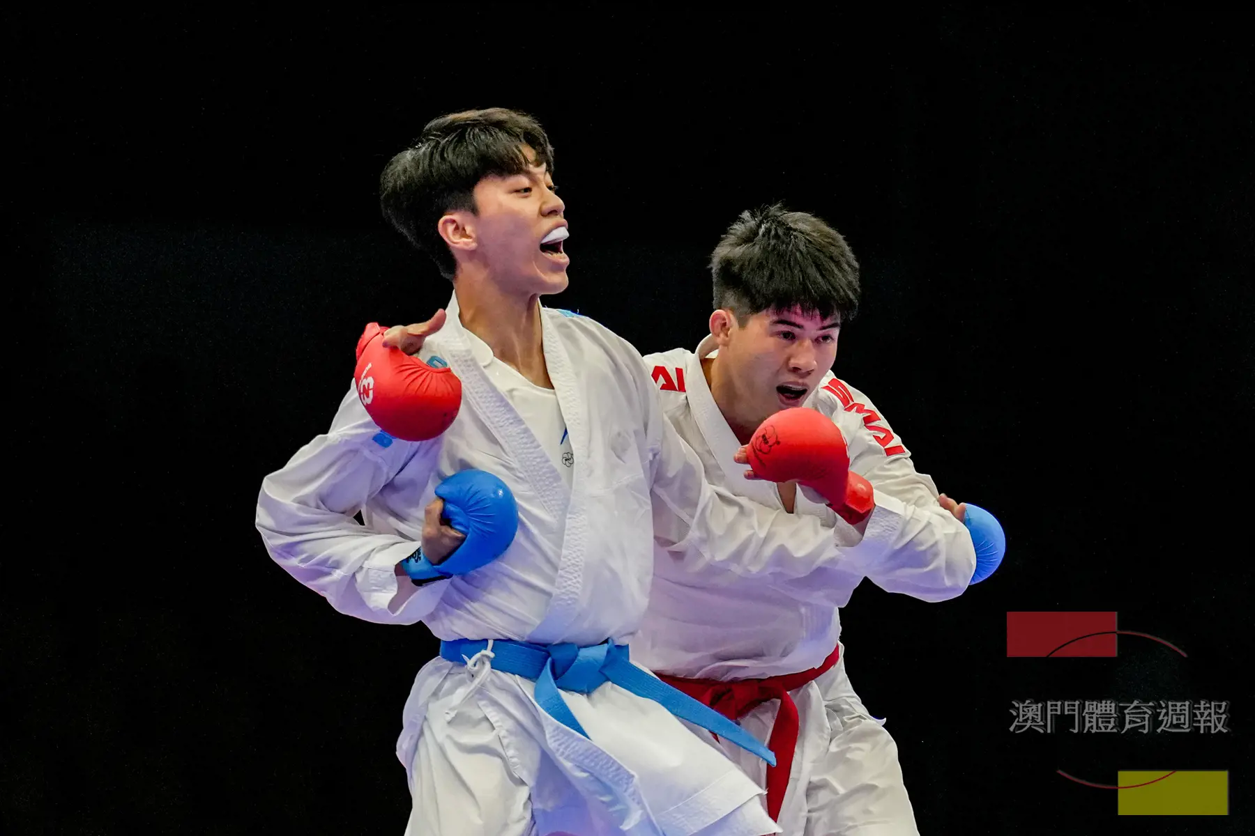 副3 許家誠（左）逆轉山東隊李隆政摘銅.jpg